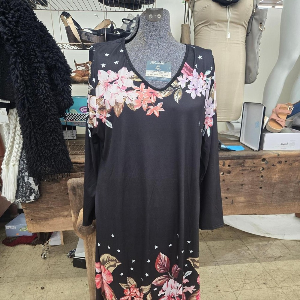 Woman's 4XL Black Floral Print Long Sleeve Dress